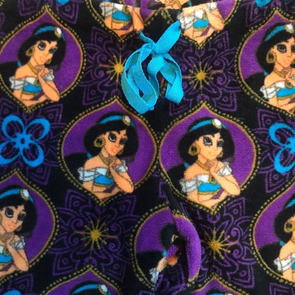 Disney pajama set size medium. Aladdin,thumper,tinkerbell,and joy - Picture 6 of 12